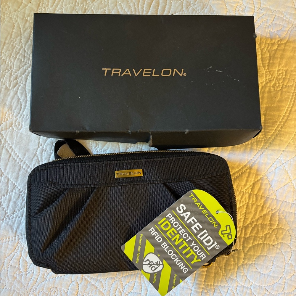 Travelon Black RFID Blocking Wallet